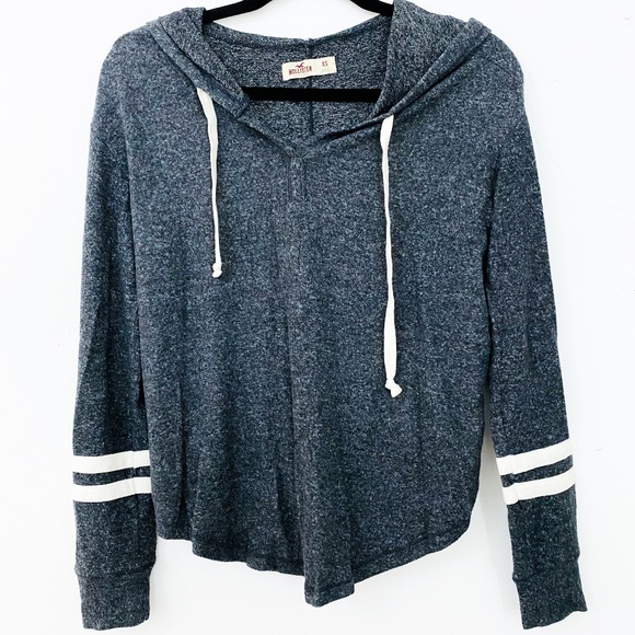 Hollister Tops - ❌SOLD❌ HOLLISTER LONG SLEEVE TOP SWEATER WITH HODDIE
